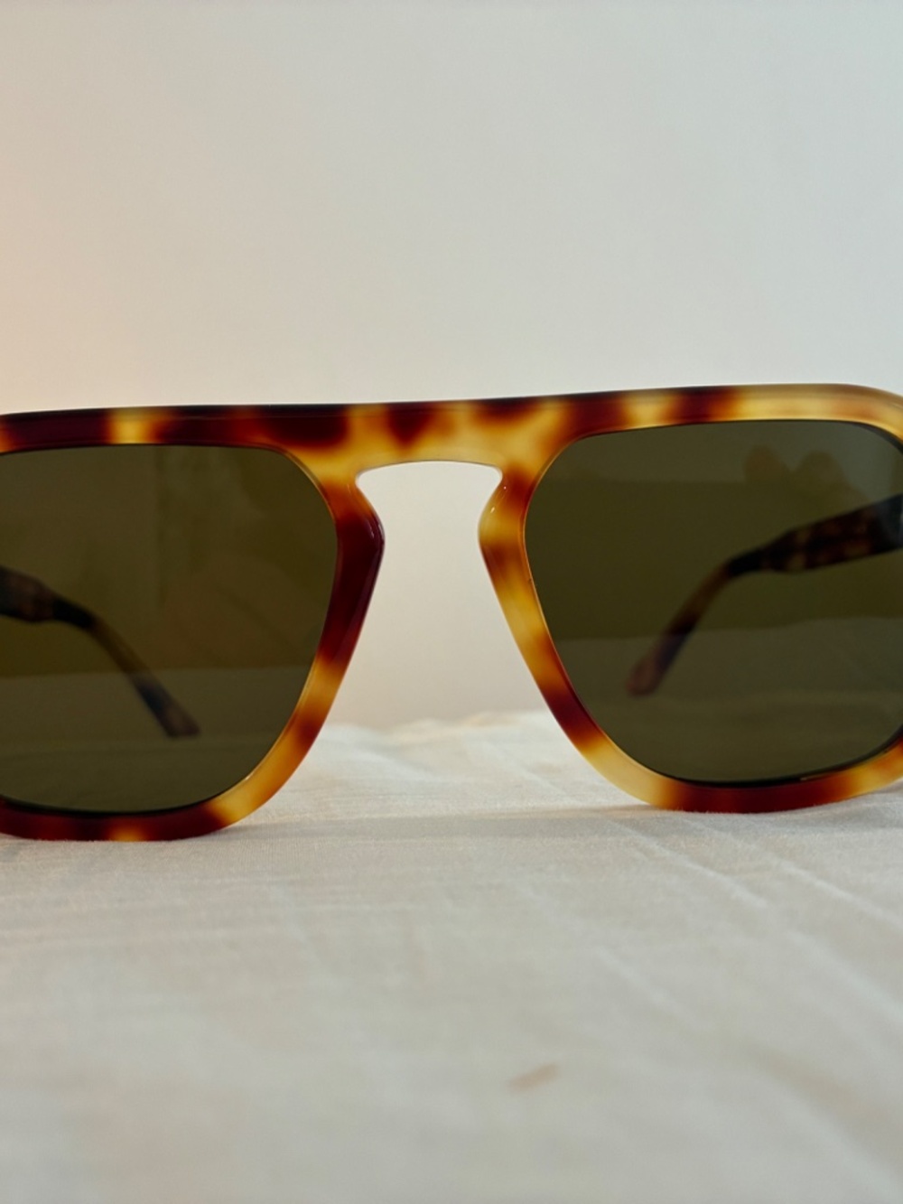 Krewe Zander Sunglasses in Hawksbill - Unisex - Picture 8 of 8